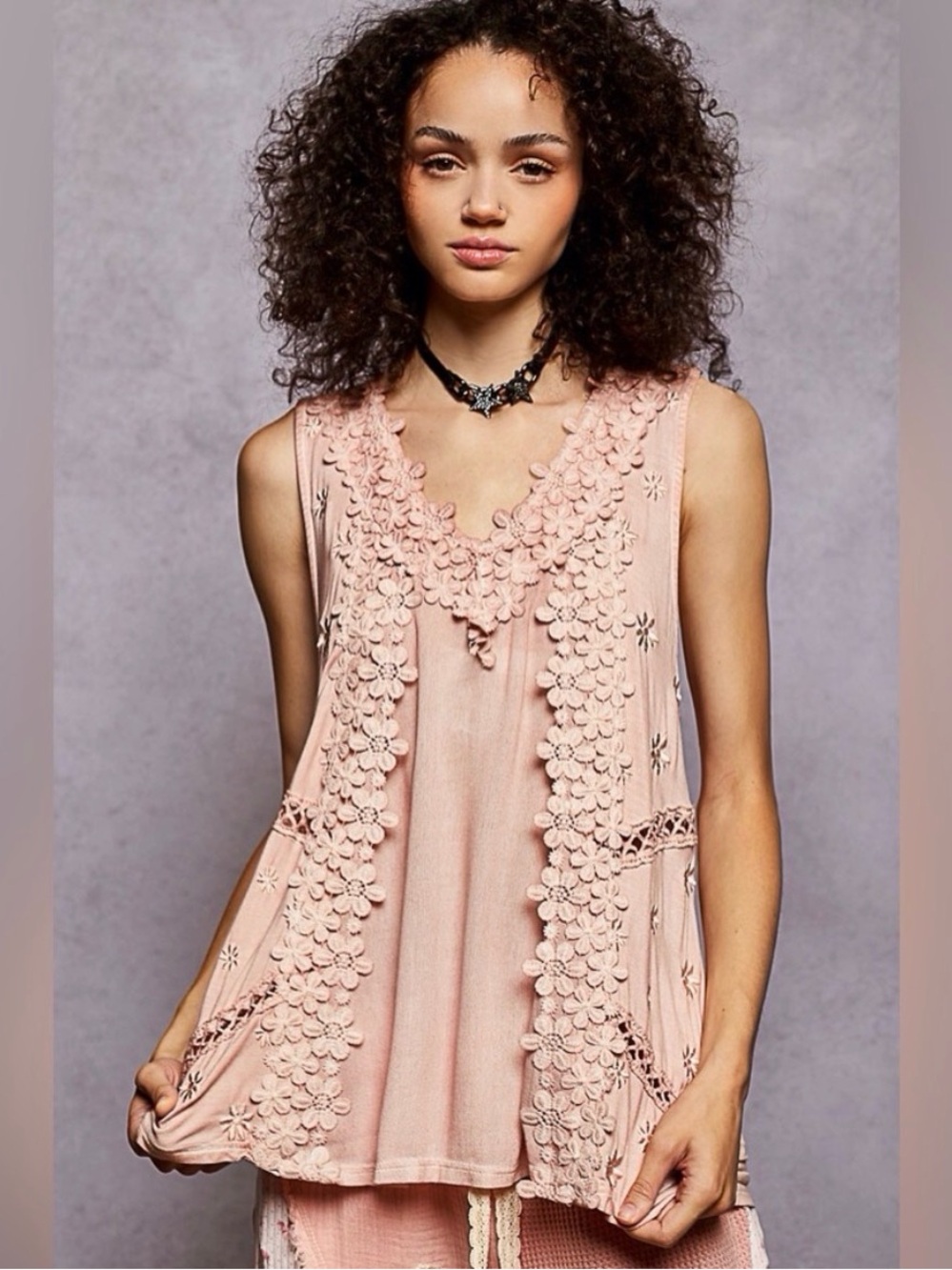 POL NWT Top Pink Floral Lace Sleeveless Details Size Small - Large